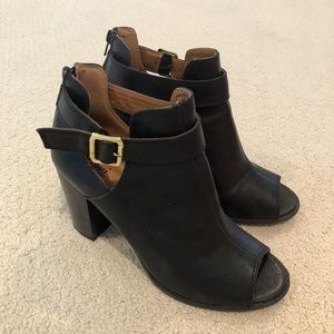 Fioni Black 4inch Peep-Toe Ankle Booties w/ Buckle